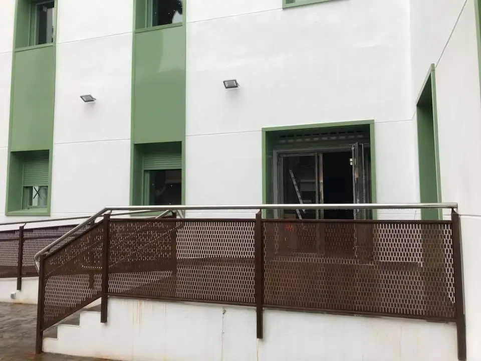 Cerrajería. Estructuras metálicas. barandilla metálica